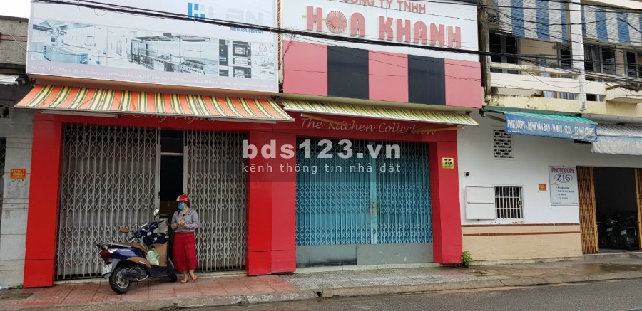 Bán nhà 4 tầng mặt tiền 70 Nguyễn Thị Minh Khai, p. Phước Hòa, tp. Nha Trang.