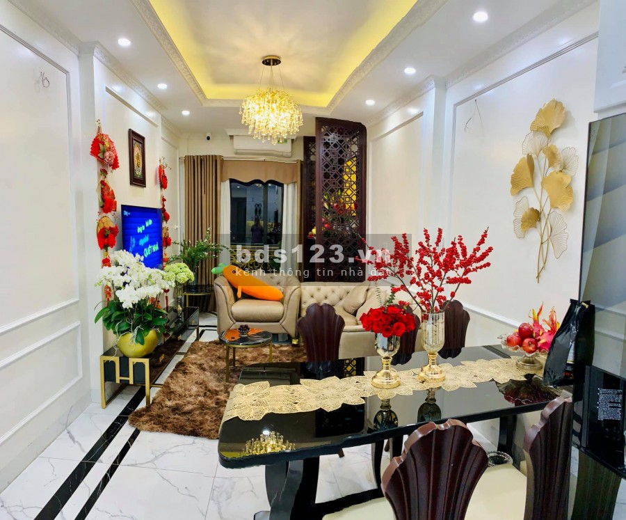 Chuyển chỗ ở cần bán gấp nhà Văn Quán, DT45m2, 5 tầng , mặt tiền 4 m giá chỉ 5.2 tỷ