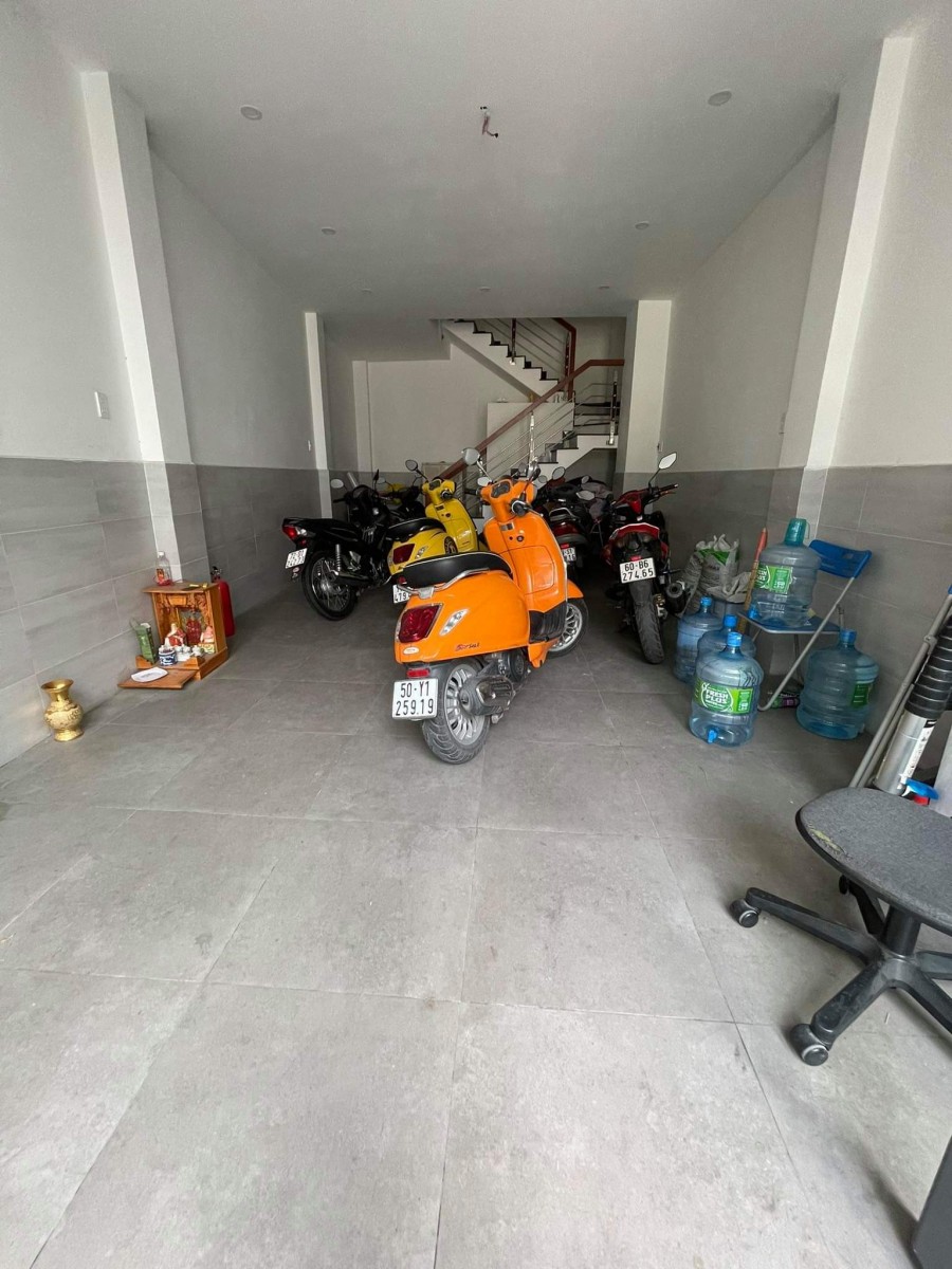 Bán nhà phố Đường Lam Sơn-Yên Thế,44m2(nở hậu),1trệt 3 lầu giá 8.2 tỷ