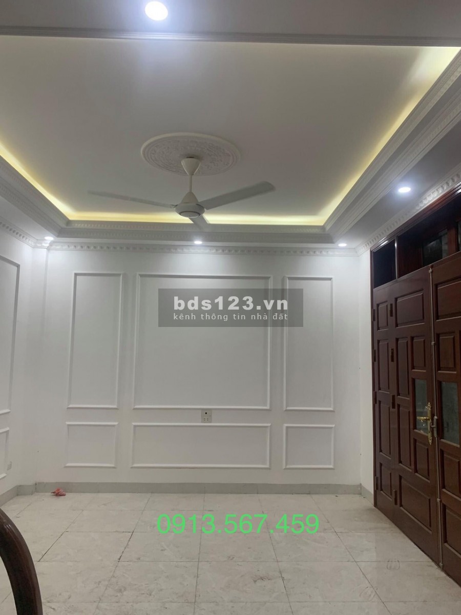 Aeon Long Biên Nhà 5 tầng mới coong Lô góc Gần phố ô tô đỗ cửa. Giá 3.2 tỷ