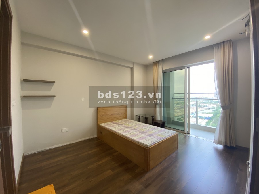 Bán căn hộ cao cấp The Link Ciputra view sân golf, 114m2 với 3 ngủ full nội thất sang trọng.