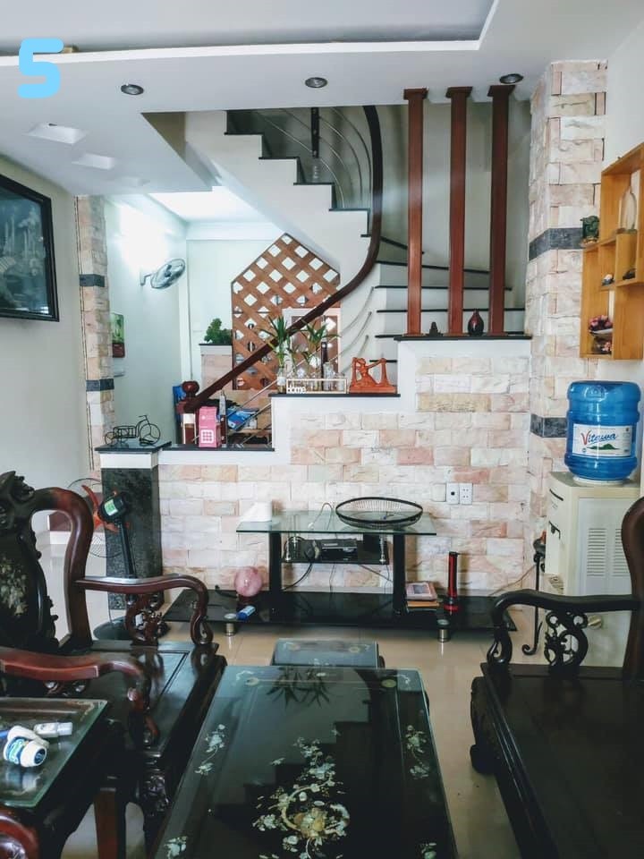 Bán nhà Cổ Linh, Long Biên, 42m2 x 4 tầng, ô tô đỗ cửa, gần hồ