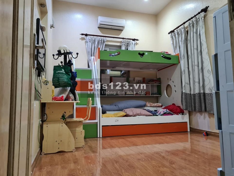 Đội Cấn 35m2x5 tầng, ô tô gần nhà,dân trí cao, 3.8 tỷ