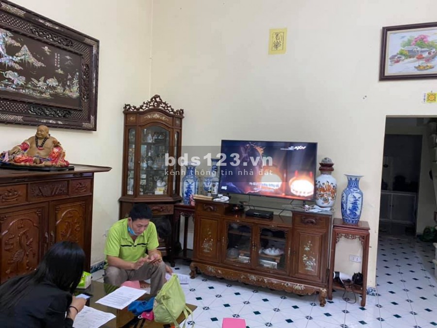 Nhà đẹp Nguyễn Văn Cừ, 65m2, 3 tầng đẹp long lanh, mặt tiền 5m, ngõ 4.5m, ô tô vào, 5.1 tỷ