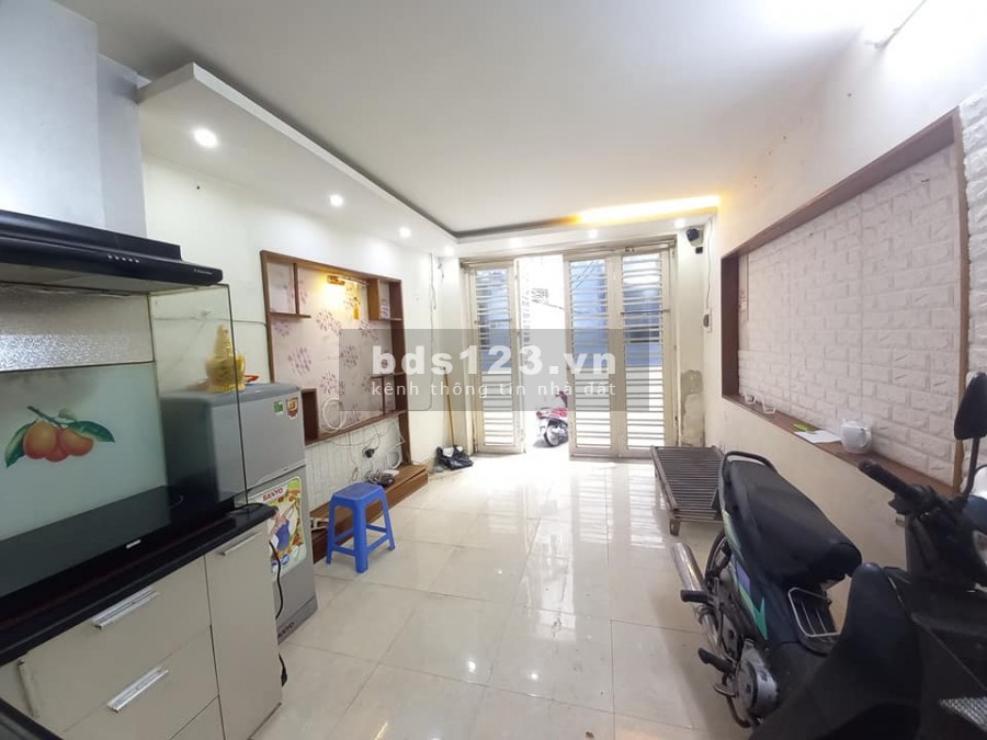 Đội Cấn 35m2x5 tầng, ô tô gần nhà,dân trí cao, 3.8 tỷ