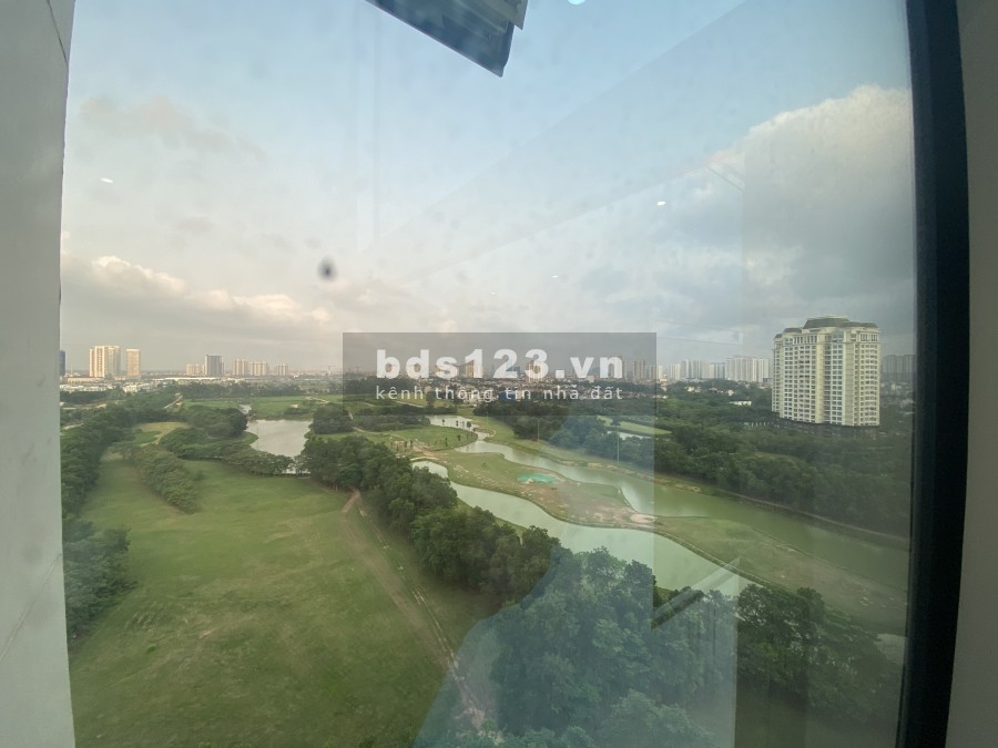 Bán căn hộ cao cấp The Link Ciputra view sân golf, 114m2 với 3 ngủ full nội thất sang trọng.