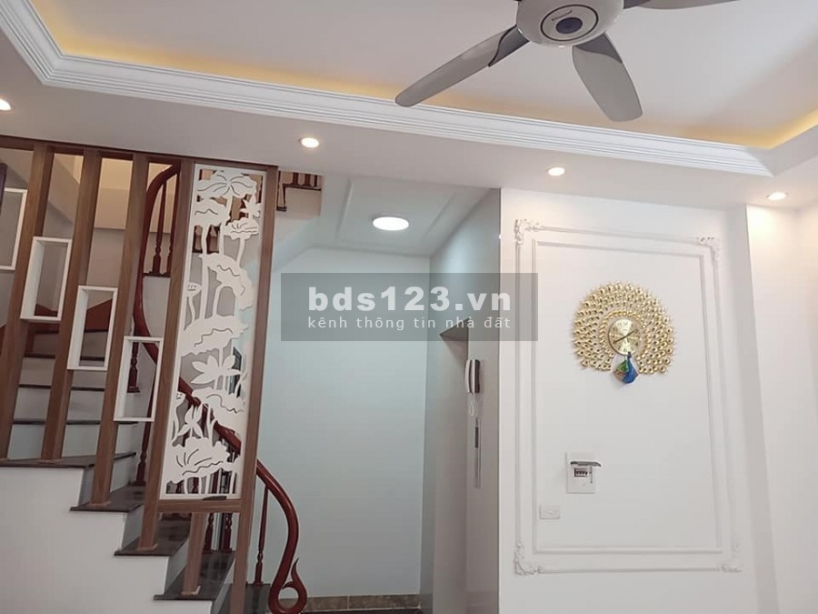 Đặc khu Mai Động 6 tầng, gara, thang máy, chỉ nhỉnh hơn 5 tỷ