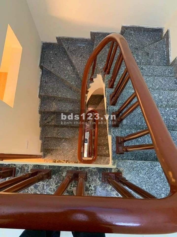 Bán Nhà Siêu Hiếm Phân Lô kim Ngưu DT55m5tầng5m Mặt Tiền.giá 6tỷ
