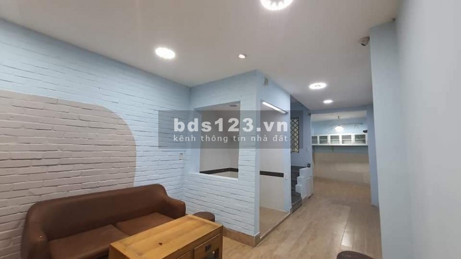 Cần bán nhà Cmt8, Tân Bình hẻm kinh doanh sát mặt tiền giá 6.1 tỷ