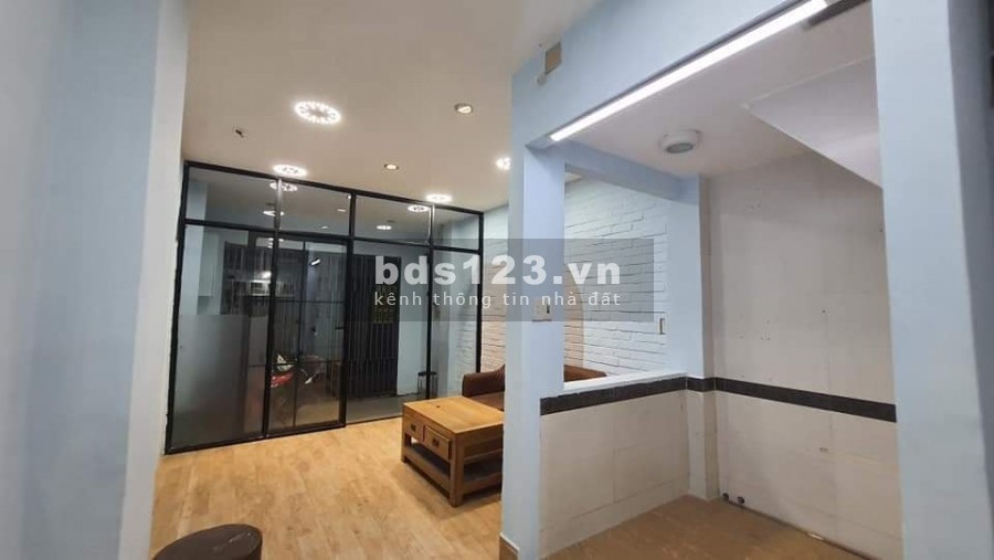 Cần bán nhà Cmt8, Tân Bình hẻm kinh doanh sát mặt tiền giá 6.1 tỷ