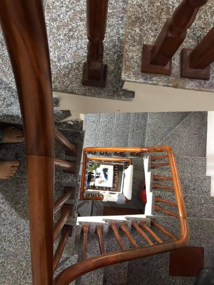 Bán Nhà Mặt Phố Quận Thanh Xuân 38m2 x 6 Tầng Chỉ 8.8 Tỷ.