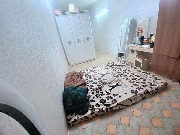 SANG NHƯỢNG CỬA HÀNG QUẦN ÁO 2 TẦNG KHÂM THIÊN HÀ NỘI