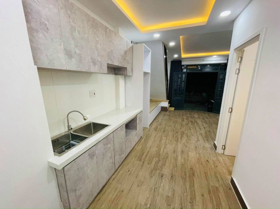 Bán nhà 1 trệt 1 lầu Hẻm ô tô đường Lê Hồng Phong