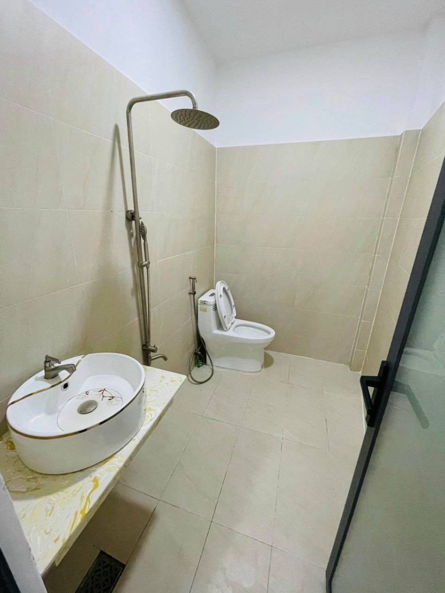 Bán nhà 1 trệt 1 lầu Hẻm ô tô đường Lê Hồng Phong