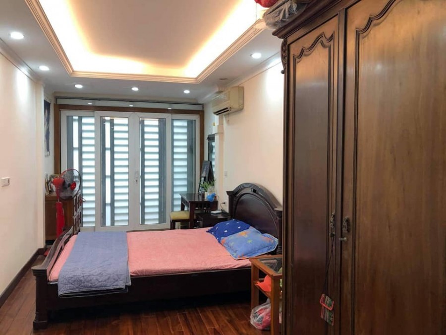 Bán Nhà Mặt Phố Quận Thanh Xuân 38m2 x 6 Tầng Chỉ 8.8 Tỷ.