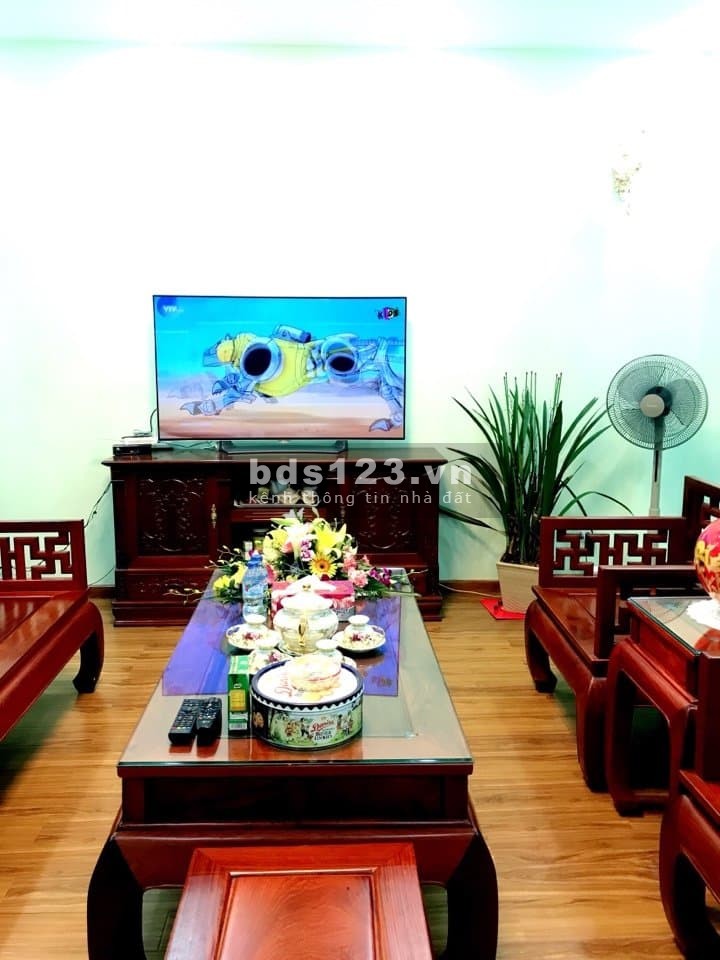 Bán nhà Lạc Long Quân ô tô đỗ cửa, kinh doanh vừa 30m 3.9 tỷ