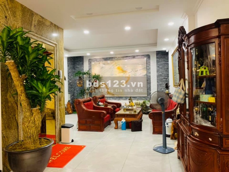 Bán nhà ngõ 189 Nguyễn Ngọc Vũ phân lô 110mx6T view hồ thoáng vĩnh viễn, oto tránh 0817222333