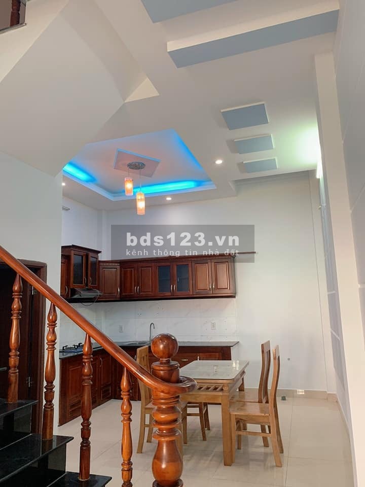 Nhà Thạnh Xuân 33, đường hẻm thông các nơi muốn BÁN GẤP