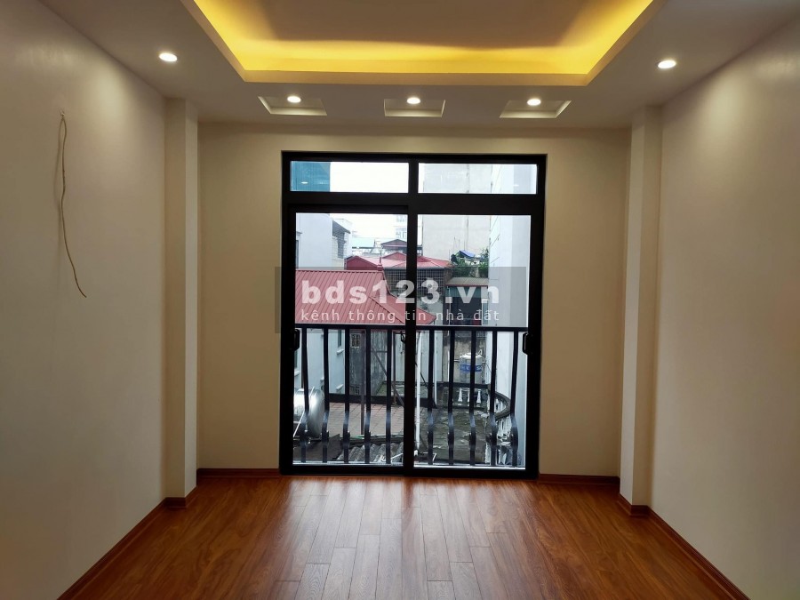 BÁN NHÀ 6 TẦNG, 50M2, Ô TÔ ĐỖ CỬA LĨNH NAM. GIÁ 4,6 TỶ ( CÓ TL )