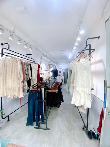 SANG NHƯỢNG CỬA HÀNG QUẦN ÁO 2 TẦNG KHÂM THIÊN HÀ NỘI