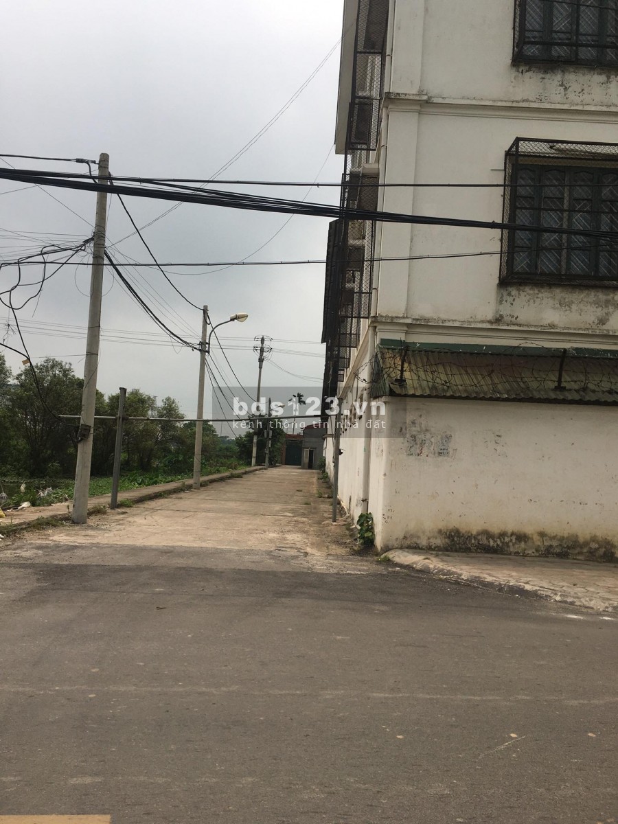 BÁN 65m2 đất Tứ Hiệp, Thanh Trì mt 6m chia 2 lô ô tô đỗ cửa - 0976151518