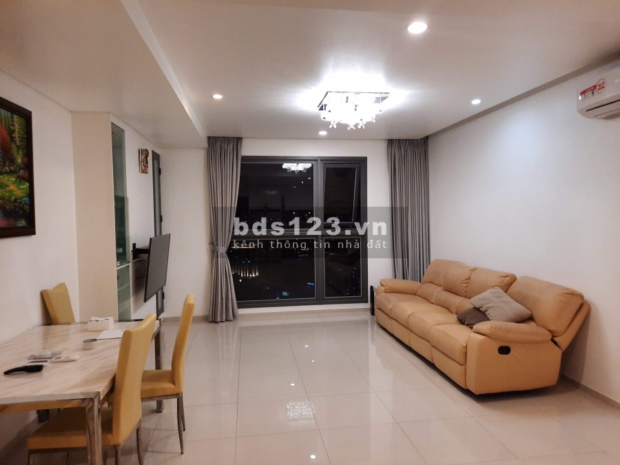 Cho thuê gấp căn hoa hậu dự án Pearl Plaza 2 phòng ngủ, diện tích 101m2, giá tốt