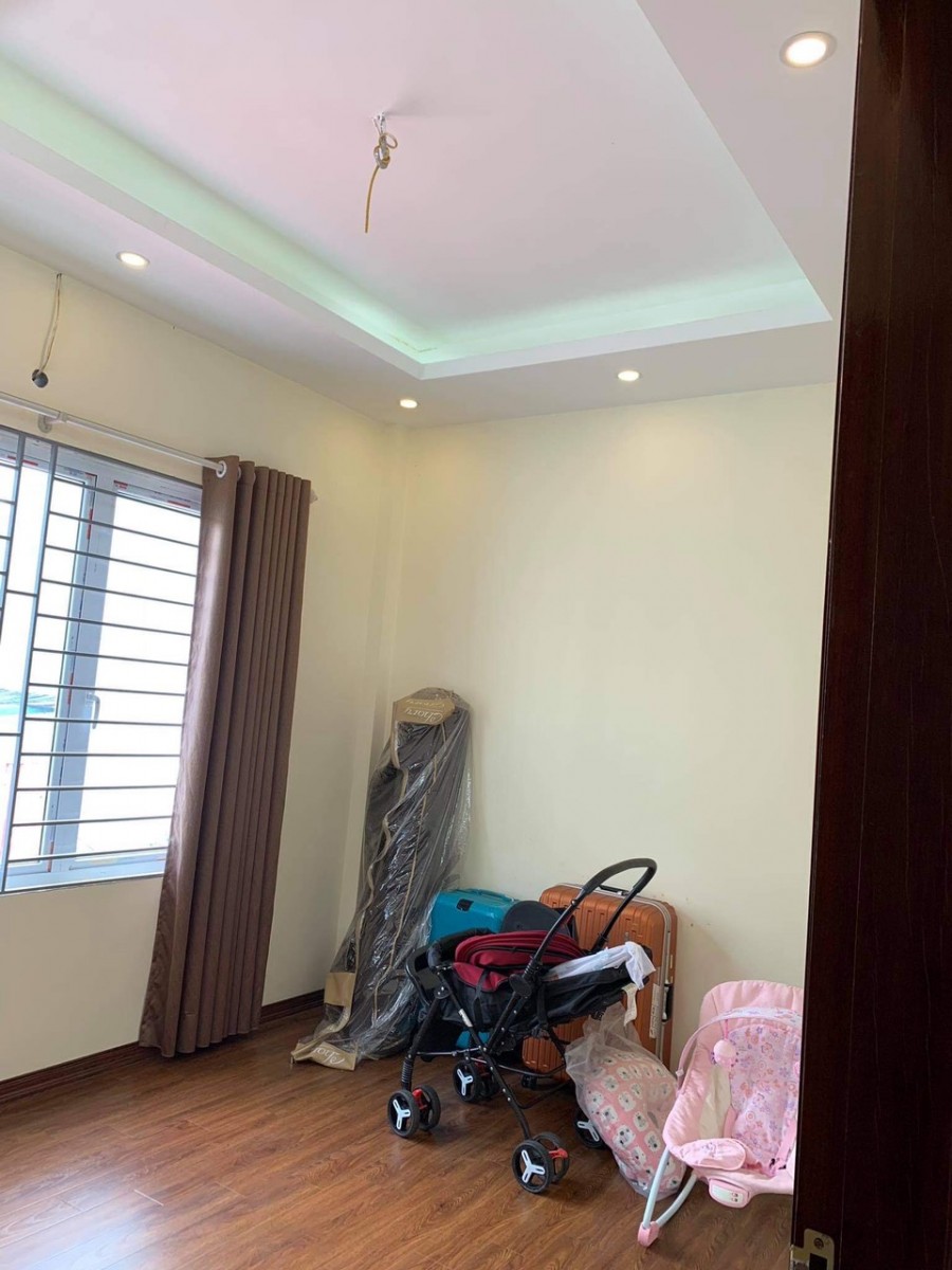 Bán gấp nhà 255 Lĩnh Nam, Diện tích 44m2 nhà 4 tầng nhà đẹp đang ở, giá 3 tỷ