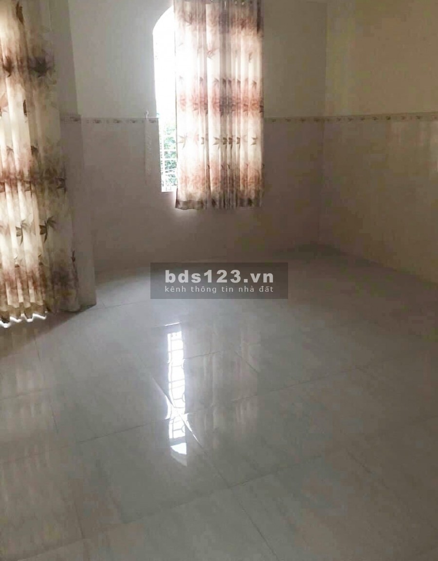 Nhà 2 tầng rộng rãi, cạnh Siêu Thị BigC Trường Chinh. 4,3 tỷ