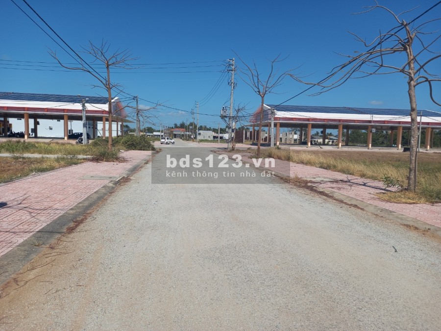 đất nền trung tâm thị trấn thạnh phú bến tre
