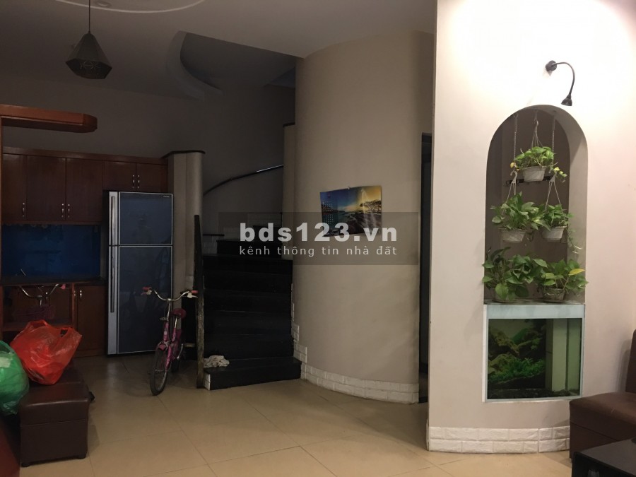 Nhà đẹp Hoàng Mai, ngay sát ngõ oto, 57m2 ,5T, MT4.7m, giá 3,6 tỷ