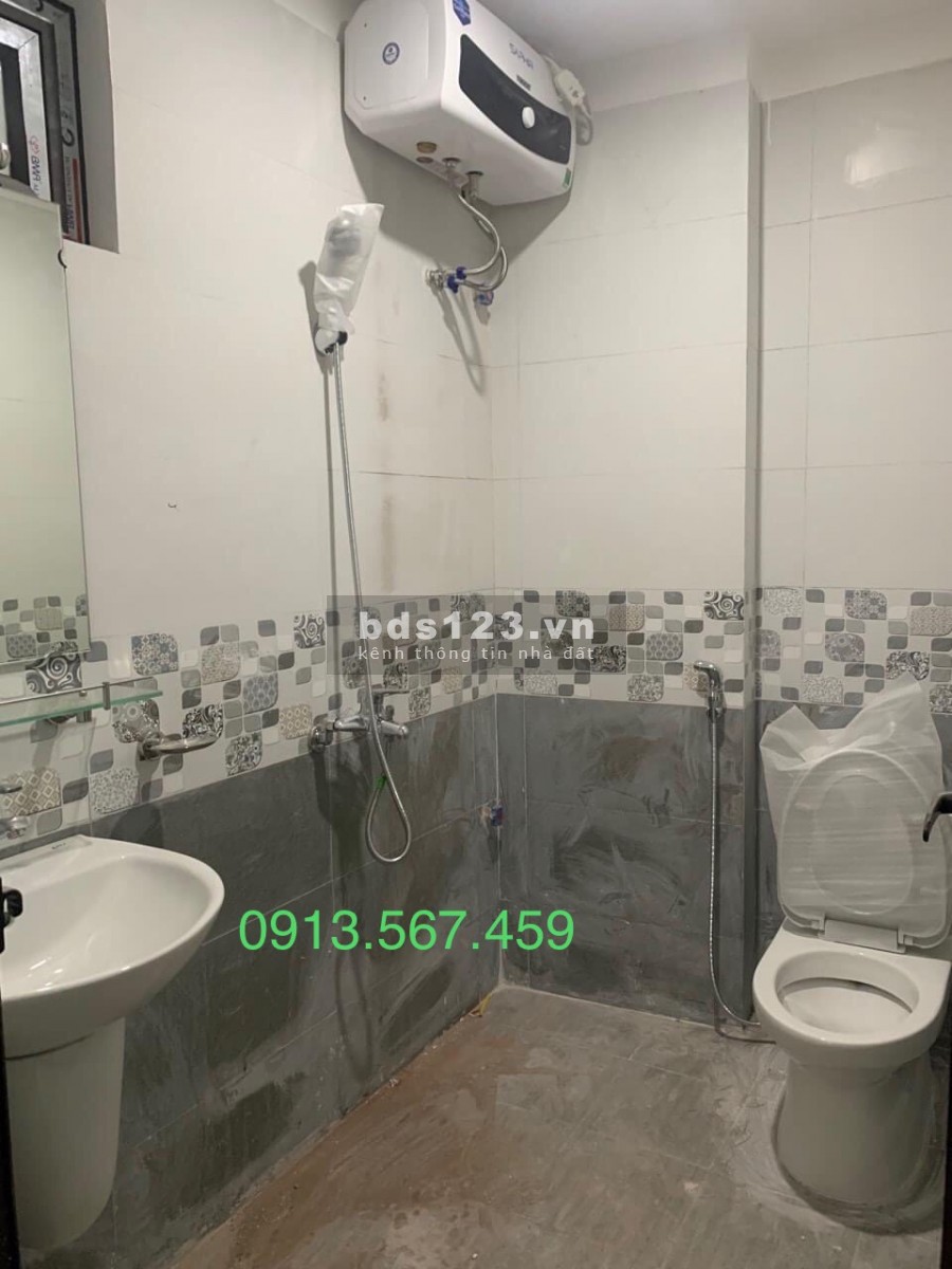 Aeon Long Biên Nhà 5 tầng mới coong Lô góc Gần phố ô tô đỗ cửa. Giá 3.2 tỷ