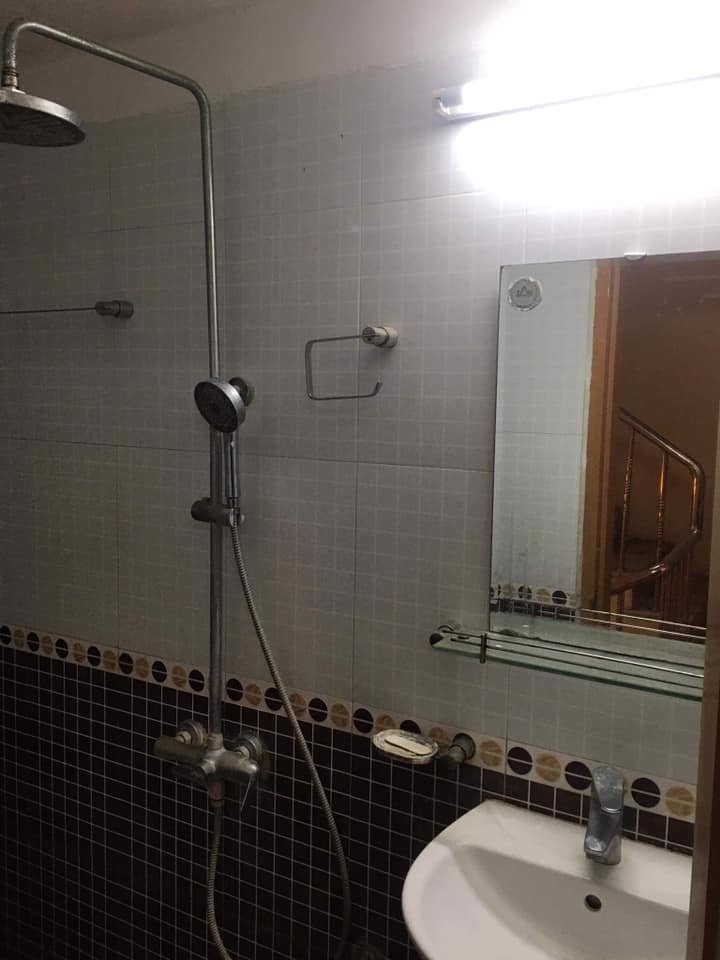 Nhà mới đẹp 30m2 5 tầng khu vực Thụy Khuê-Lạc Long Quân, 3 phút ra Hồ Tây, giá nhỉnh 3 tỷ