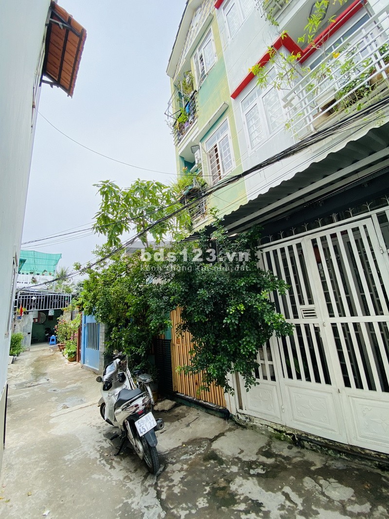 Bán nhà nhỏ 2 lầu hẻm 115 Phạm Hữu Lầu P. Phú Mỹ Quận 7 - Giá: 1.55 tỷ