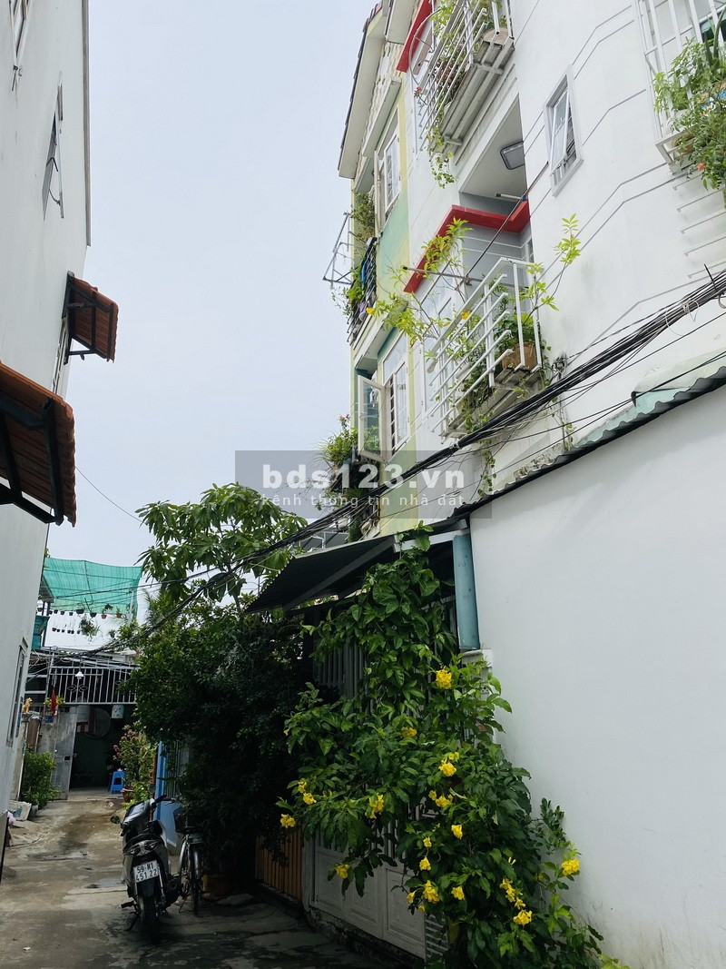 Bán nhà nhỏ 2 lầu hẻm 115 Phạm Hữu Lầu P. Phú Mỹ Quận 7 - Giá: 1.55 tỷ