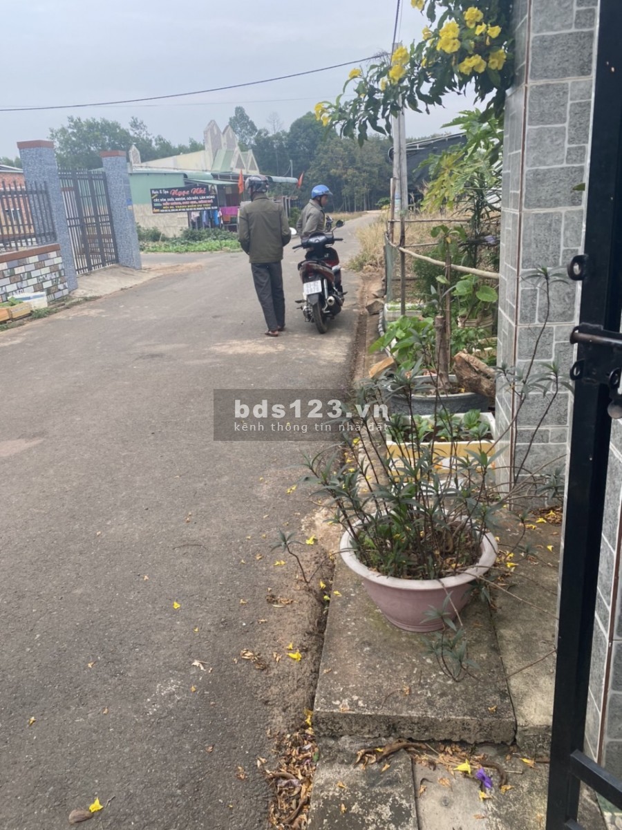 ĐẤT CHÍNH CHỦ - cần bán lô đất ngay vòng xoay suối cam, đường ĐT741, cách Trung tâm TP. Đồng Xoài 2km.