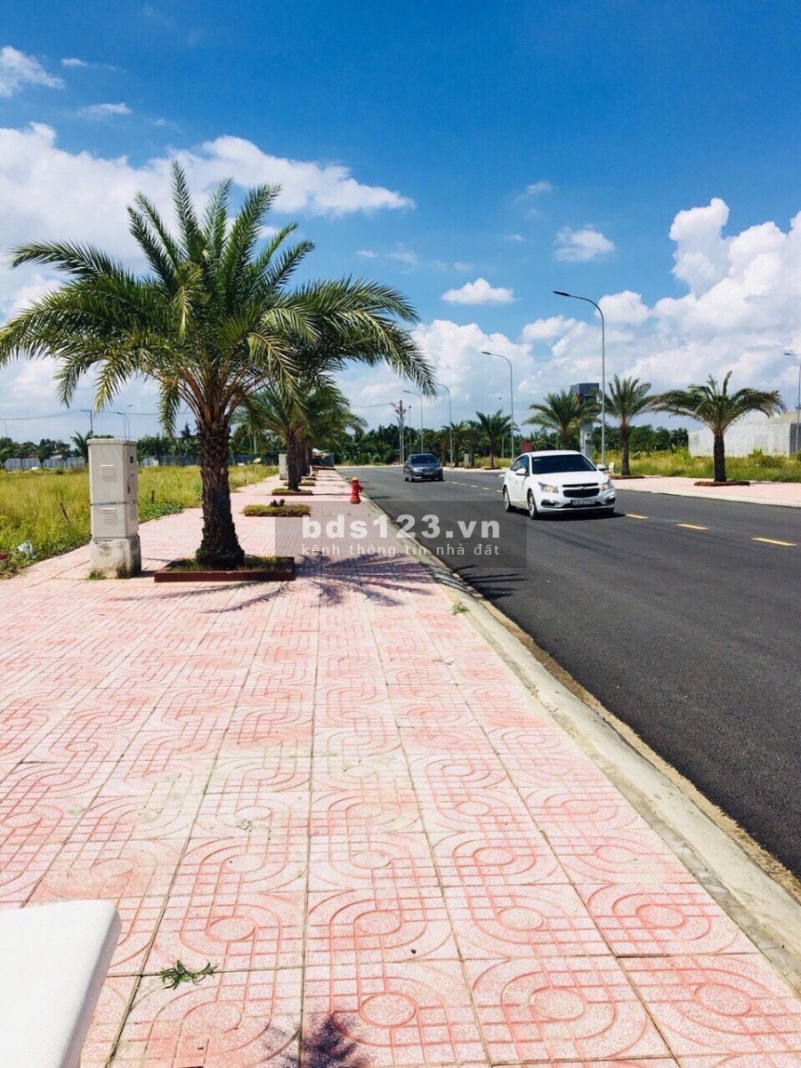 Cần bán gấp lô đất MT trường lưu,p Long Trường.q9.giá 3tỷ4 100m2