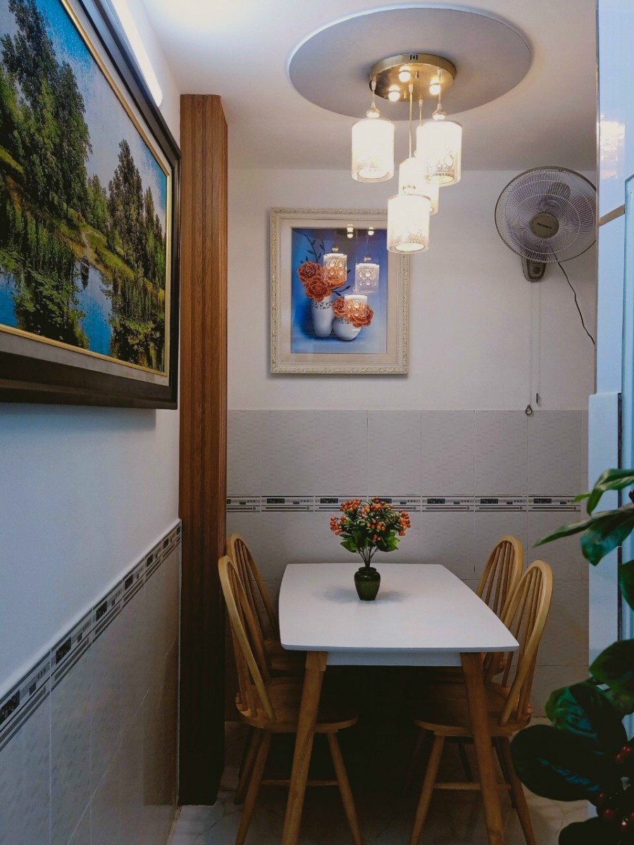 Bán Nhà đẹp nhà Bè. Mặt Tiền hẻm 2155 cách Huỳnh Tấn Phát ,2 lầu giá 1,87 tỷ