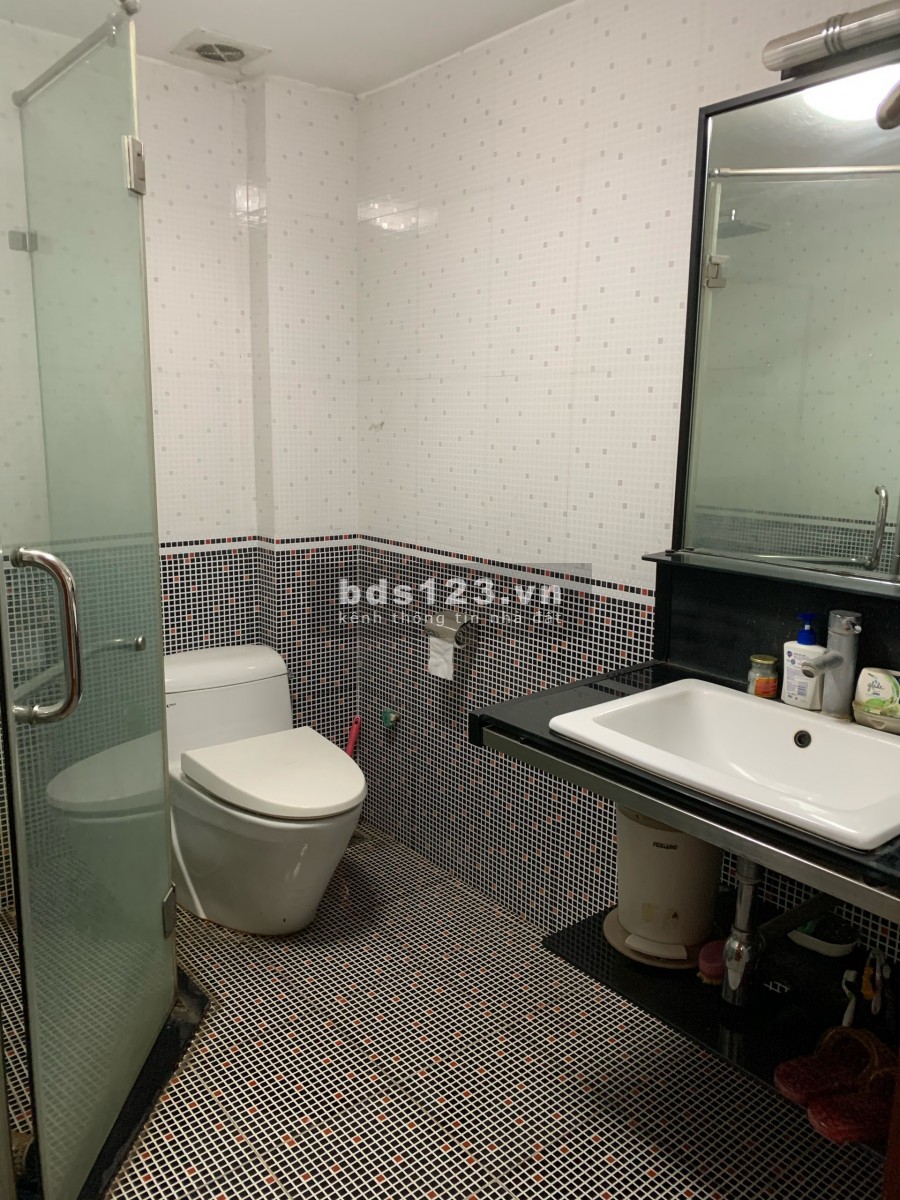 Nhà đẹp Nguyễn Văn Cừ, 65m2, 3 tầng đẹp long lanh, mặt tiền 5m, ngõ 4.5m, ô tô vào, 5.1 tỷ