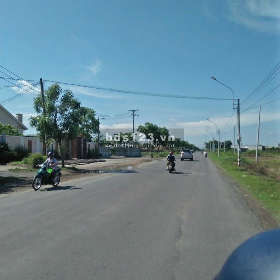 Chính chủ cần bán căn nhà nằm ngay Tân lân ,Cần Đước