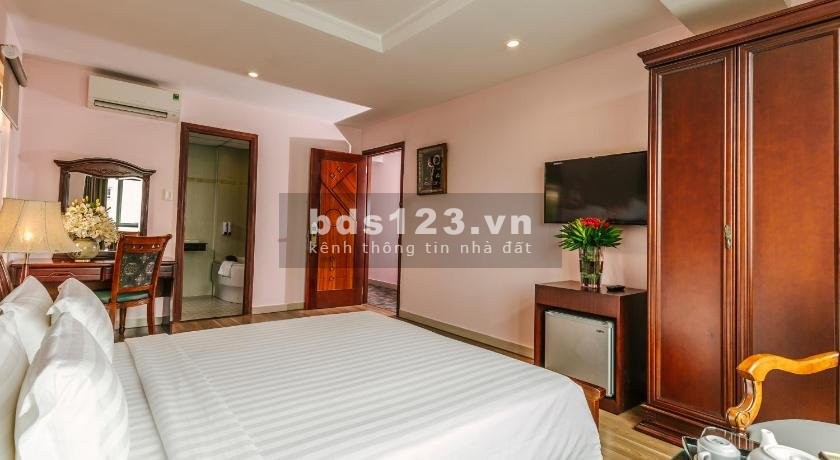Cho thuê Khách sạn 70 phòng Mặt tiền Thái Văn Lung, P.Bến Nghé, Q1. DT: 10 x 28m, 1 Hầm, 10 Lầu