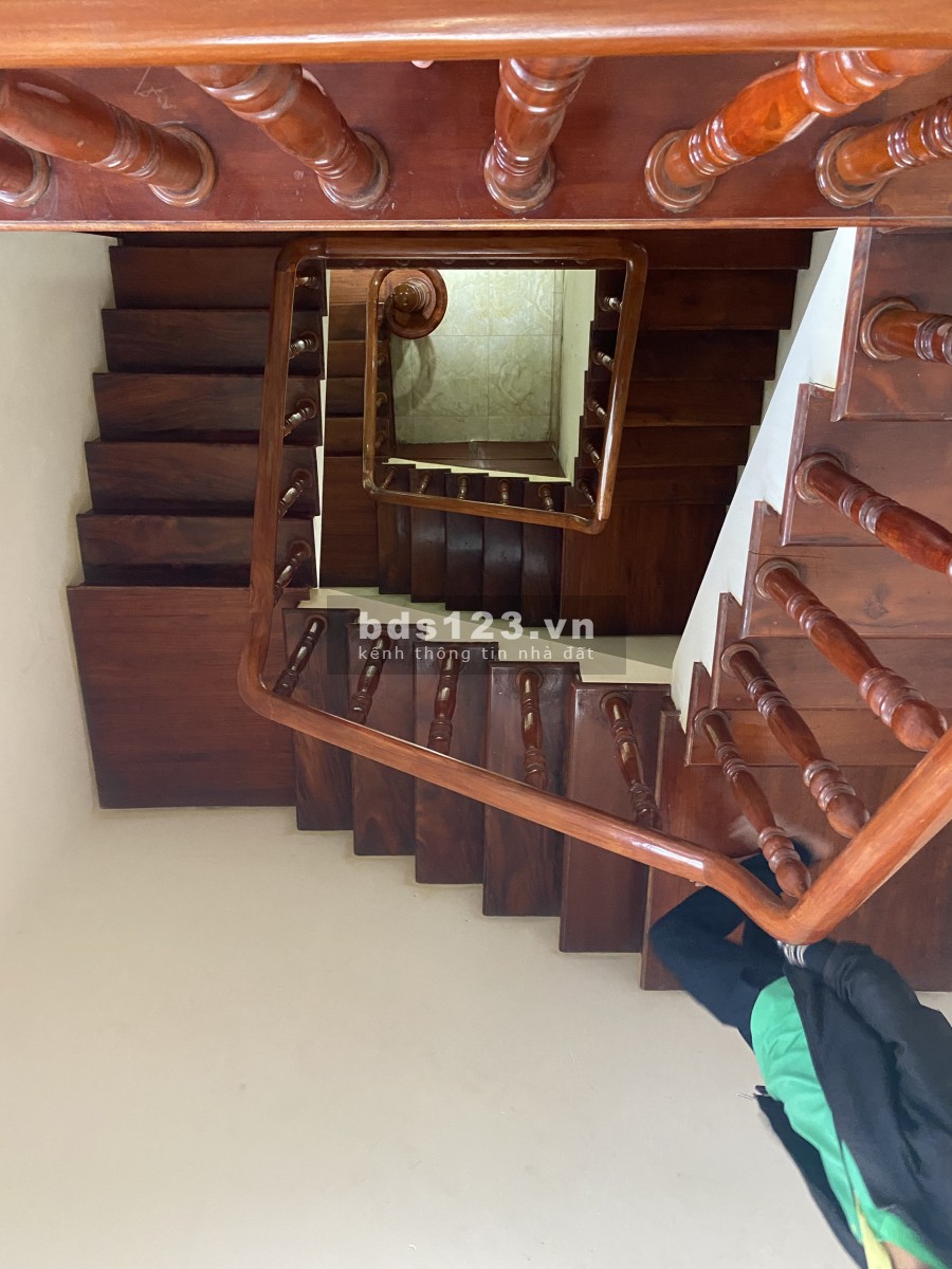 Nhà Nguyên căn đối diện chung cự quân đội,Ba son 8x15m
