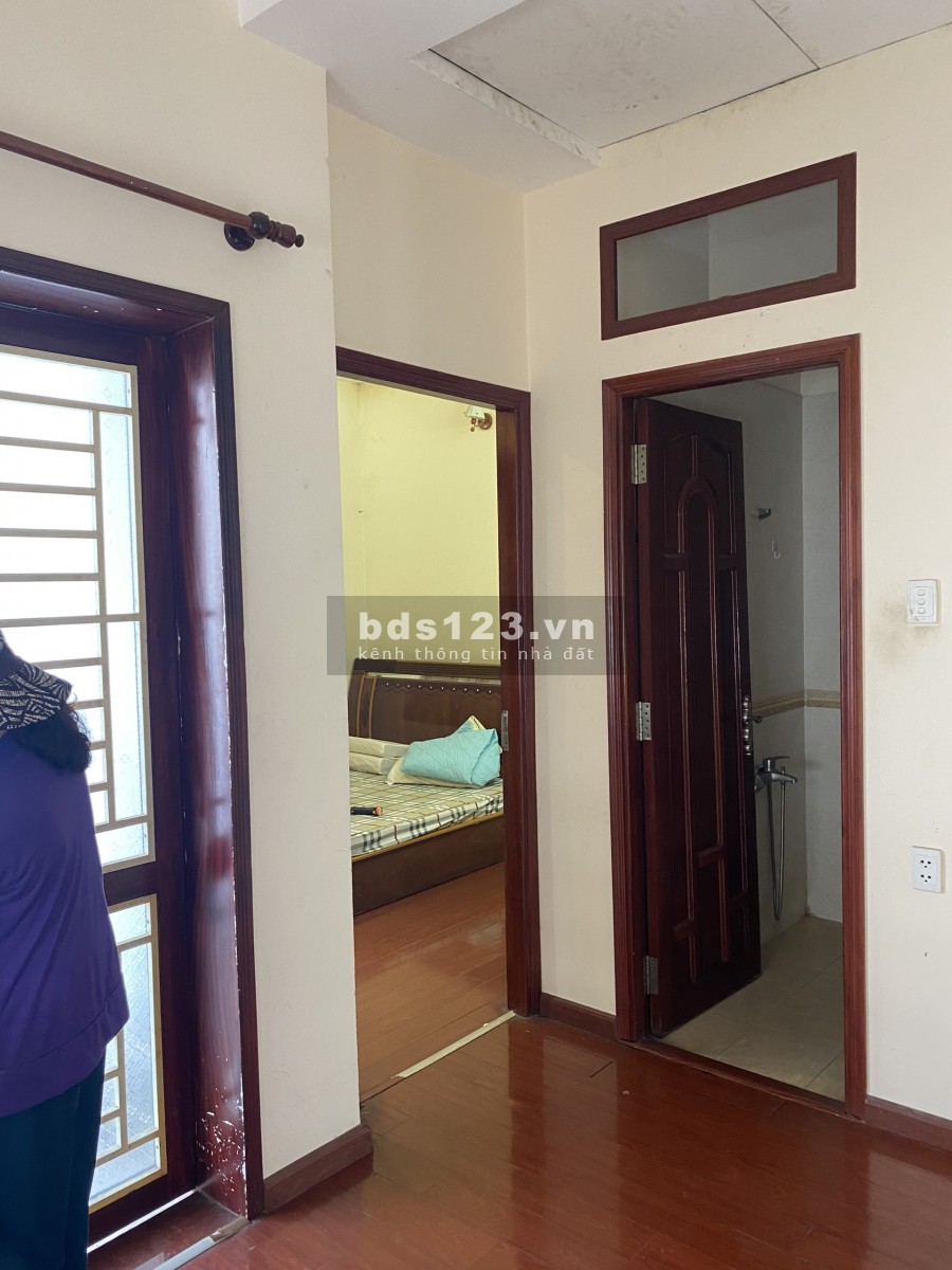 Nhà Nguyên căn đối diện chung cự quân đội,Ba son 8x15m