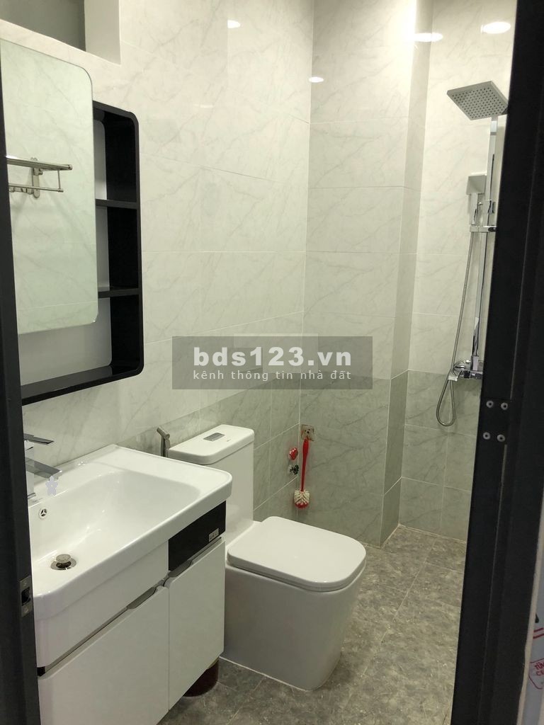 Nhà hẻm xe tải Tô Hiệu, 3 lầu, 6PN, 6WC, 18TR