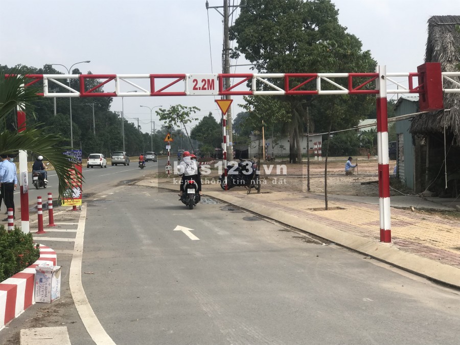 Bán đất lai Uyên bàu bàng 100m2 thổ cư fulll