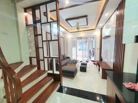 NHỈNH 3 TỶ KINH DOANH, an sinh cực đỉnh. Hoàng Mai, DT 31m2 x 5 tâng, MT 3.7m, giá 3.6 tỷ.