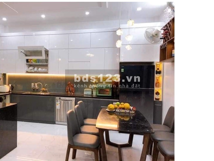 Bán nhà Cầu Giấy khu yên tĩnh, thoáng mát, 35m2, 3.2 tỷ.