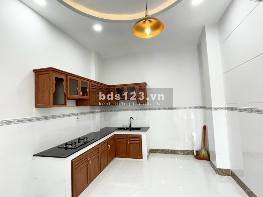 Cần tiền bán gấp nhà HXH Dương Đình Nghệ, P.8, Quận 11