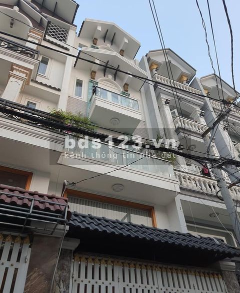 Sát mặt tiền, Hẻm Xe Hơi Lê Quang Định, Bình Thạnh, 4x11 m, 5 lầu chỉ nhỉnh 6 tỷ.