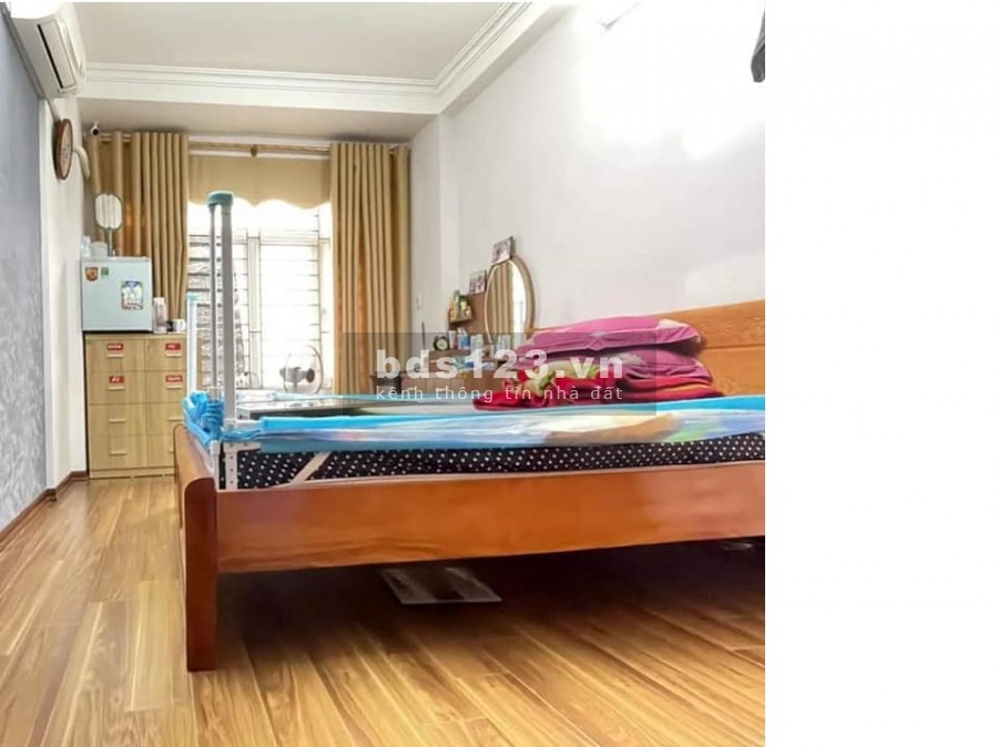 Bán nhà Cầu Giấy khu yên tĩnh, thoáng mát, 35m2, 3.2 tỷ.