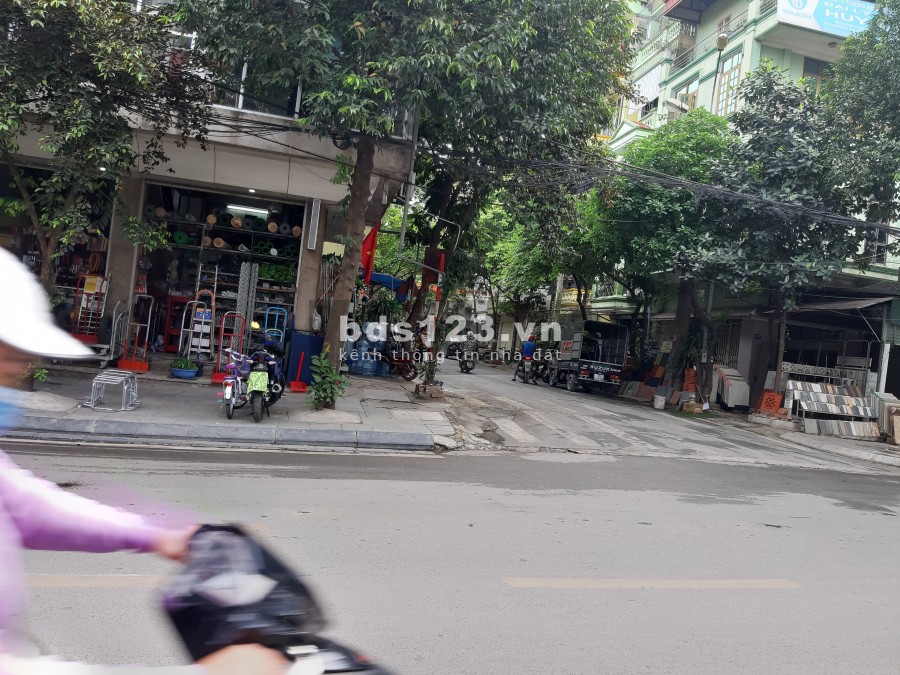 Nhà phố Văn La – Hà Đông, 5 Tầng MT 5x9m, vỉa hè, đường rộng, trung tâm, kinh doanh chỉ 6 tỷ. LH 0917432358